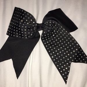 Cheer bow